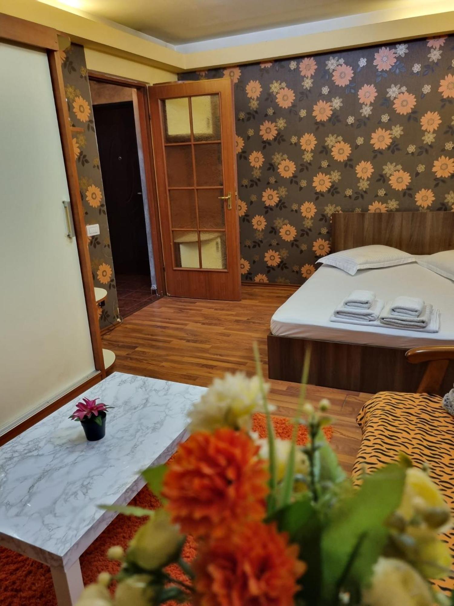 My House - Ultracentral Romana Square Near Old Town Bucarest Extérieur photo